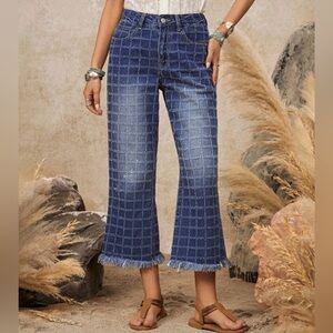 NWT Lana West Plaid
Print Detail Casual Pocket
Denim Cropped Jeans Size 4/27